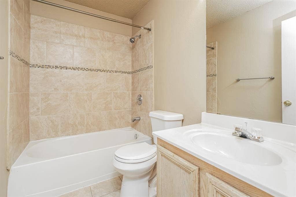 1132 Beechwood Lane, Cedar Hill, TX 75104 1132 Beechwood Lane, Cedar Hill, TX 75104