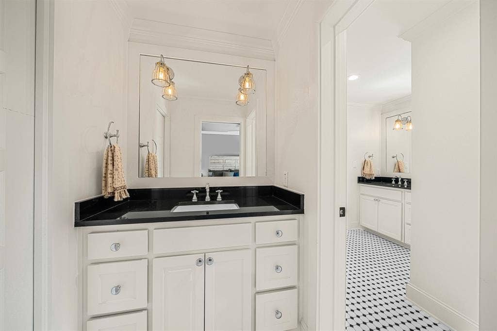 9319 E Lake Highlands Drive, Dallas, TX 75218