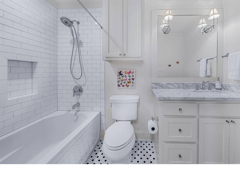 private ensuite for bedroom #4