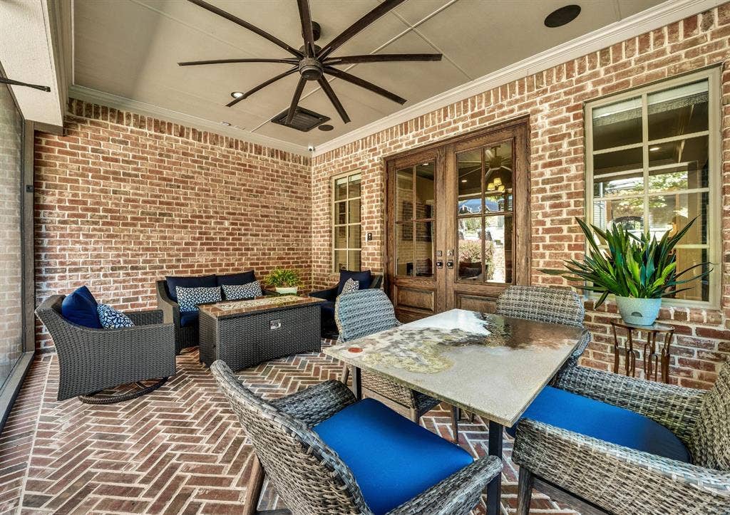 9319 E Lake Highlands Drive, Dallas, TX 75218