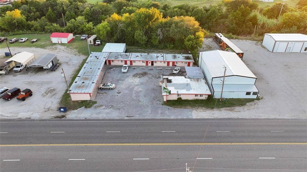 1408 E Wise Street, Bowie, TX 76230