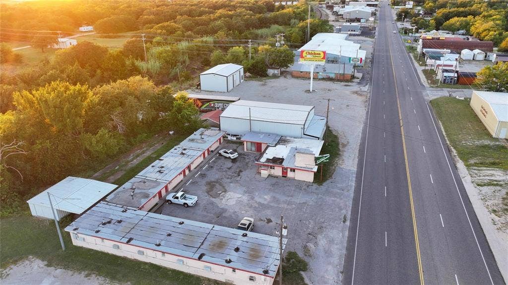 1408 E Wise Street, Bowie, TX 76230