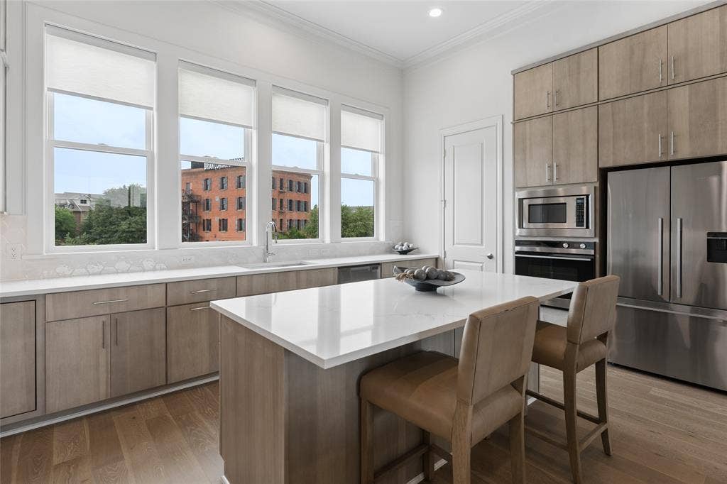 2401 Canton Street, #1002, Dallas, TX 75201 Image of model home with similar layout.