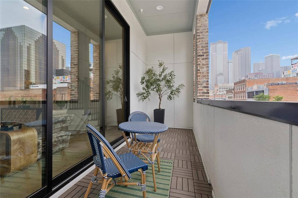 2401 Canton Street, #1002, Dallas, TX 75201 Image of model home with similar layout.
