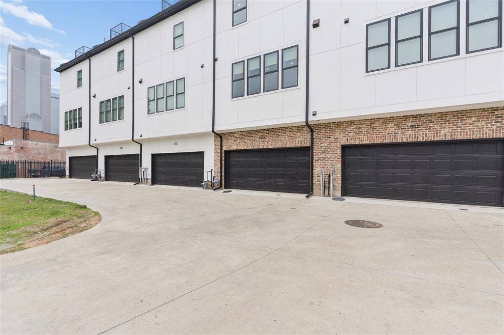 2401 Canton Street, #1002, Dallas, TX 75201 2401 Canton Street, #1002, Dallas, TX 75201