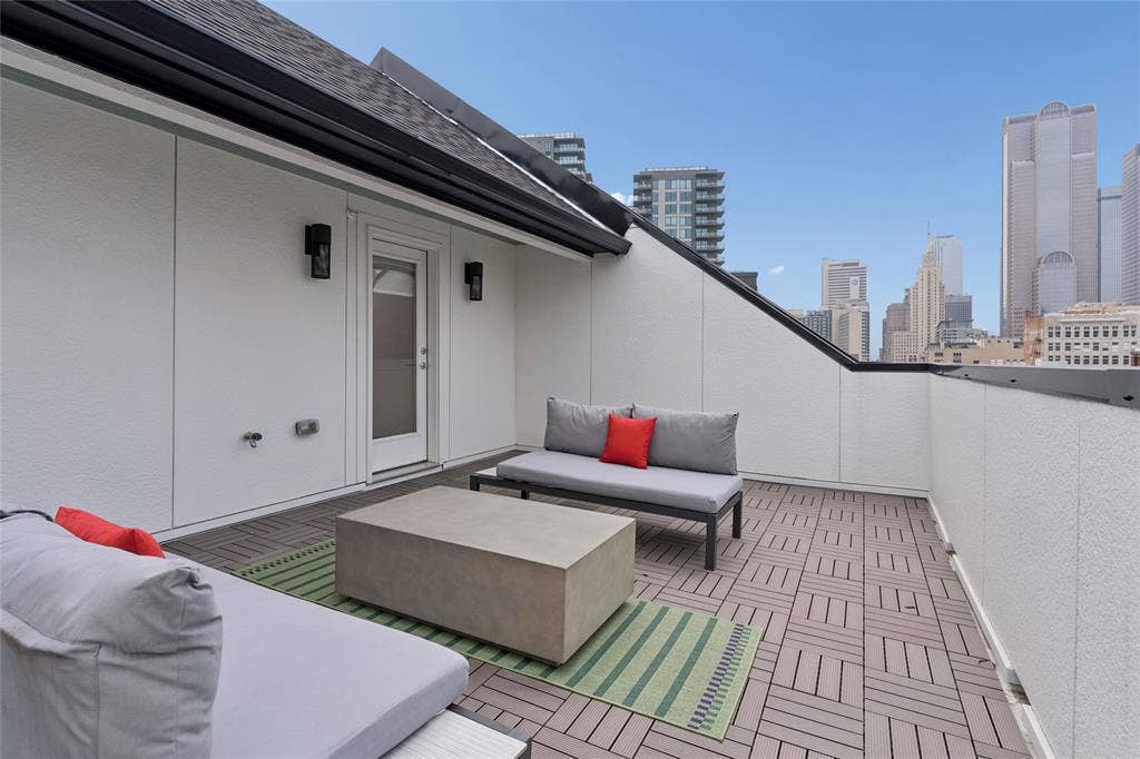 2401 Canton Street, #1002, Dallas, TX 75201 Image of model home with similar layout.