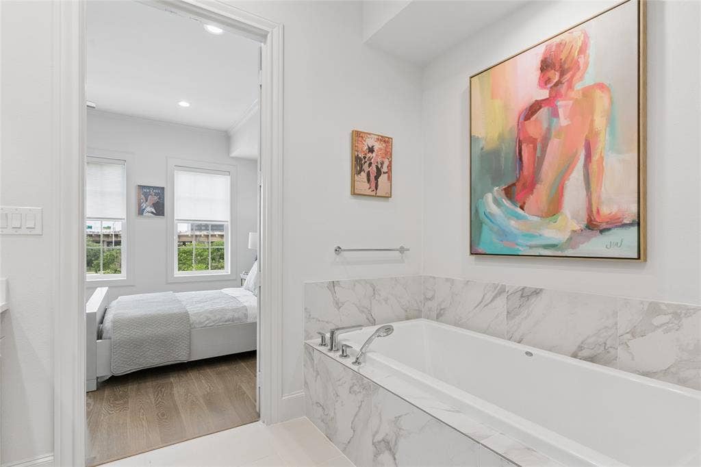 2401 Canton Street, #1002, Dallas, TX 75201 Image of model home with similar layout.