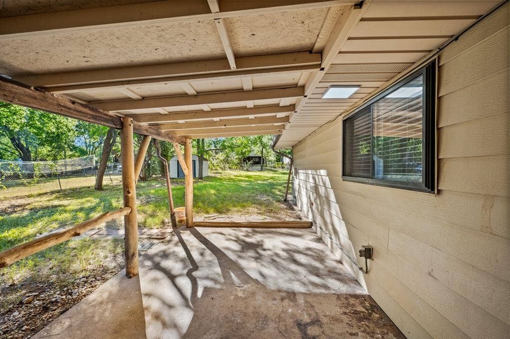 203 Evelyn Street, DeSoto, TX 75115 Rear covered patio