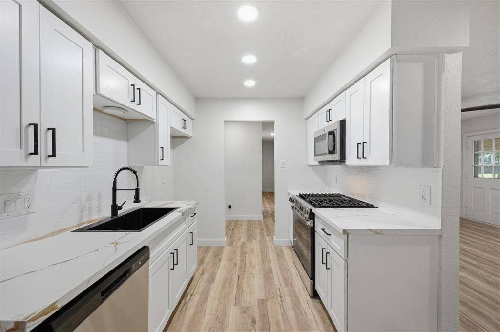 203 Evelyn Street, DeSoto, TX 75115 203 Evelyn Street, DeSoto, TX 75115