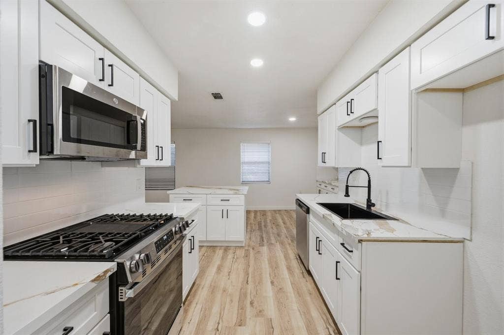 203 Evelyn Street, DeSoto, TX 75115 203 Evelyn Street, DeSoto, TX 75115