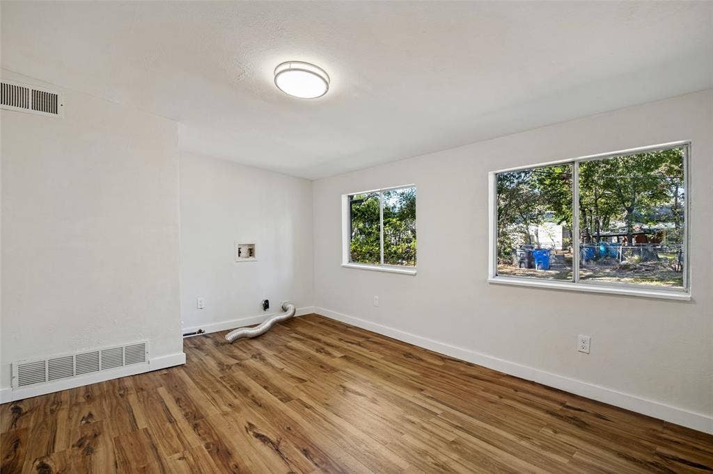 10429 Aledo Drive, Dallas, TX 75228 10429 Aledo Drive, Dallas, TX 75228
