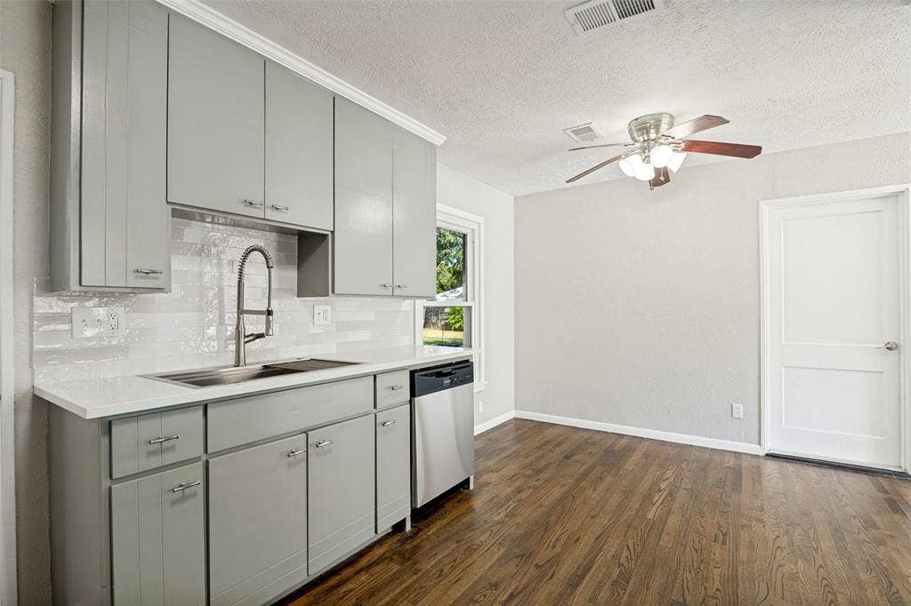 10429 Aledo Drive, Dallas, TX 75228 10429 Aledo Drive, Dallas, TX 75228