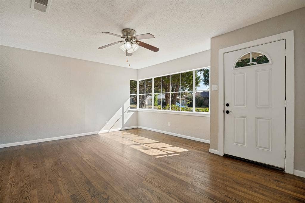 10429 Aledo Drive, Dallas, TX 75228 10429 Aledo Drive, Dallas, TX 75228