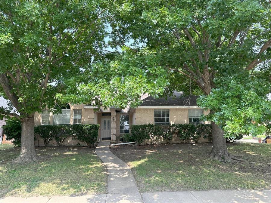 Property photo for 7800 Crestview Drive, Plano, TX