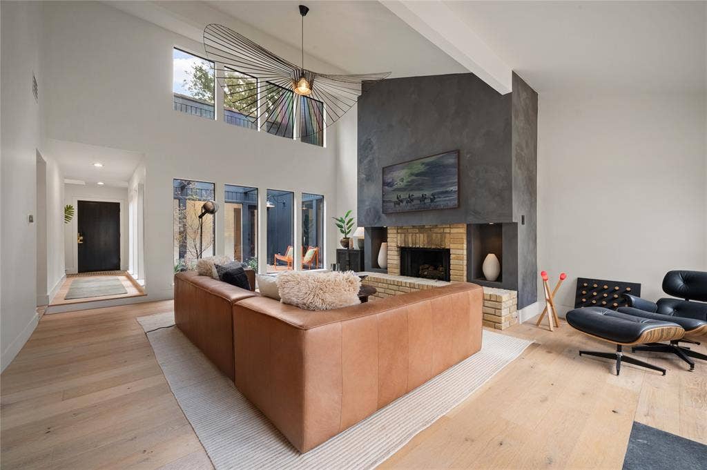 7111 Claybrook Drive, Dallas, TX 75231