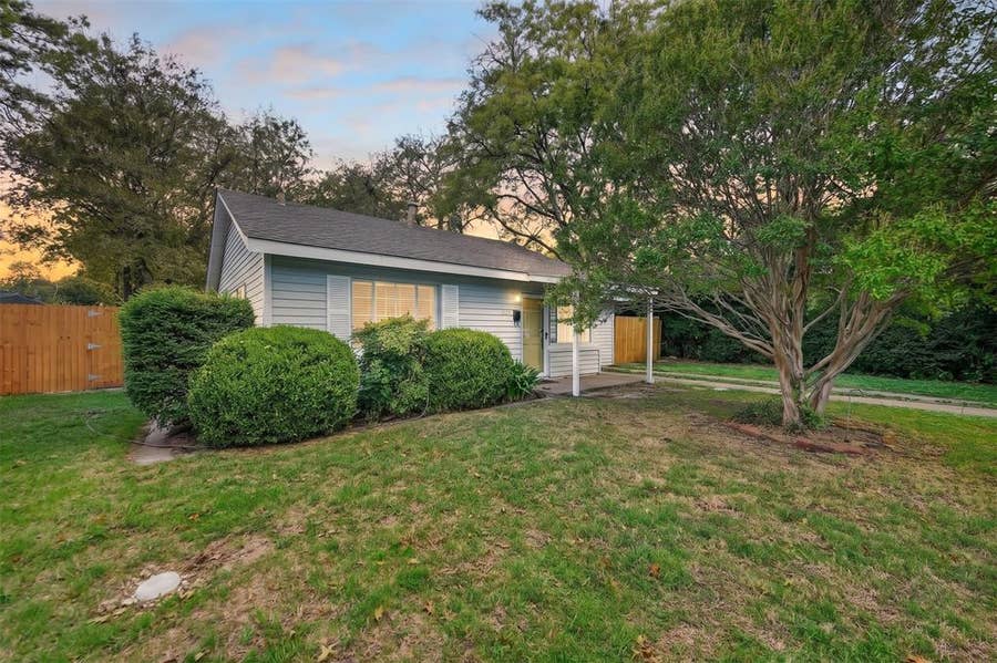Property photo for 1029 Coit Street, Denton, TX