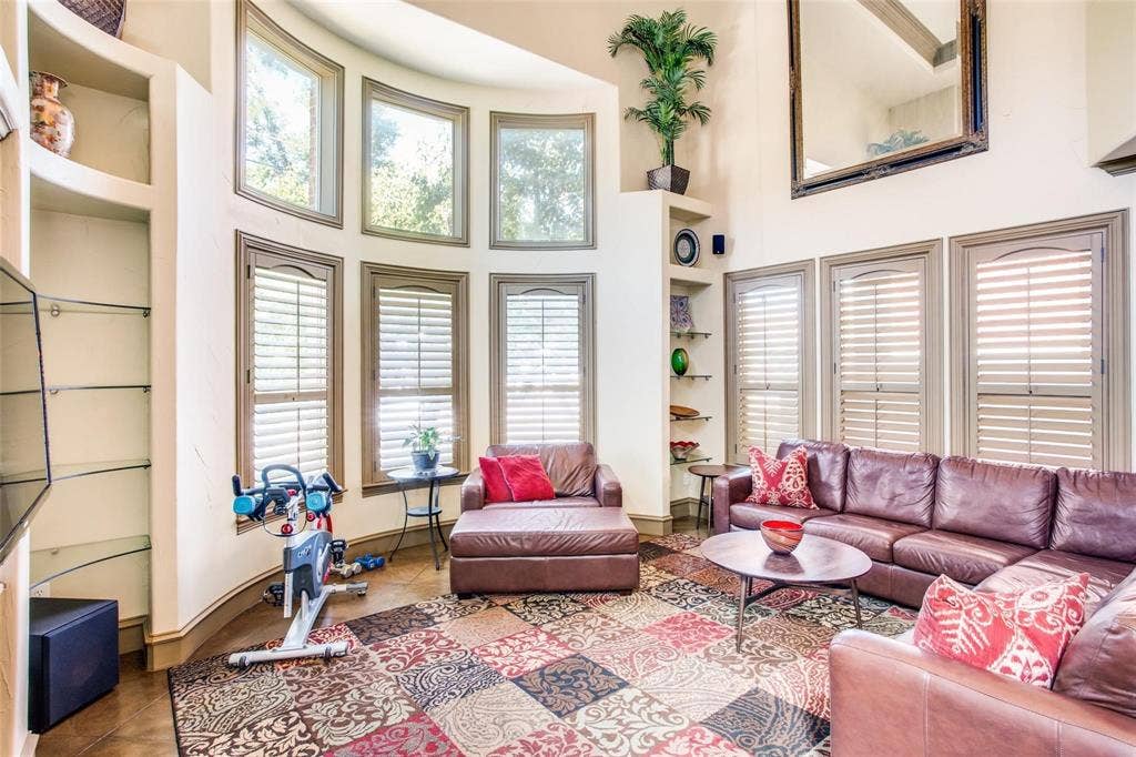 5020 Mission Avenue, Dallas, TX 75206 5020 Mission Avenue, Dallas, TX 75206