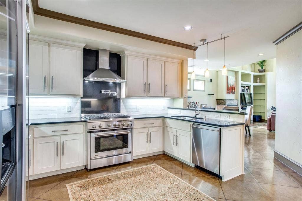 5020 Mission Avenue, Dallas, TX 75206 5020 Mission Avenue, Dallas, TX 75206