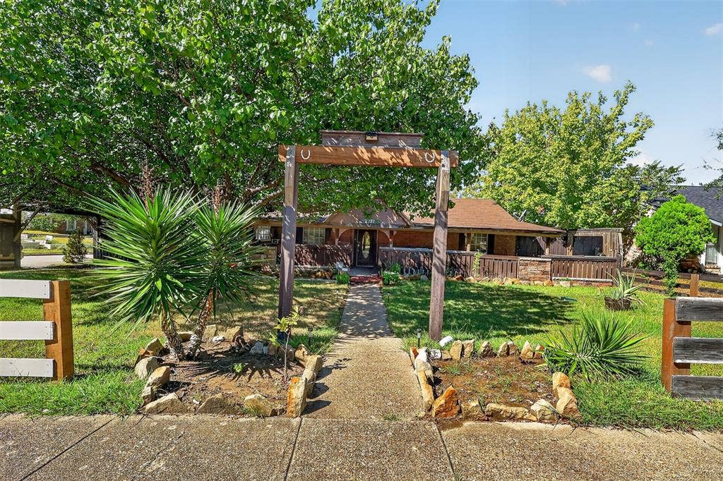 2121 High Summit Drive, Garland, TX 75041 2121 High Summit Drive, Garland, TX 75041