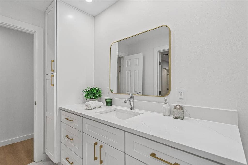 4025 Tacoma Street, Irving, TX 75062 4025 Tacoma Street, Irving, TX 75062
