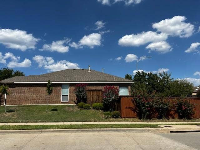 5000 Royal Burgess Drive, Fort Worth, TX 76135