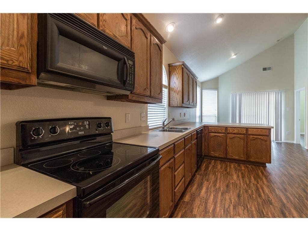 5000 Royal Burgess Drive, Fort Worth, TX 76135