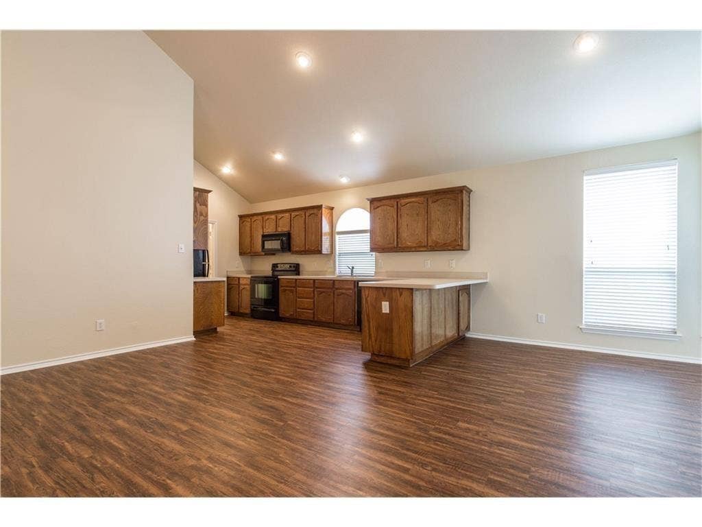 5000 Royal Burgess Drive, Fort Worth, TX 76135