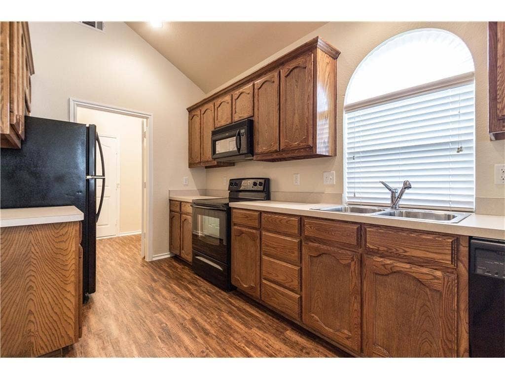 5000 Royal Burgess Drive, Fort Worth, TX 76135