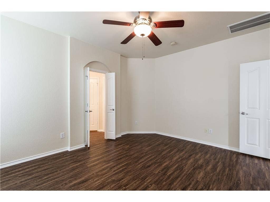 5000 Royal Burgess Drive, Fort Worth, TX 76135