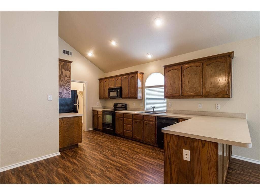 5000 Royal Burgess Drive, Fort Worth, TX 76135