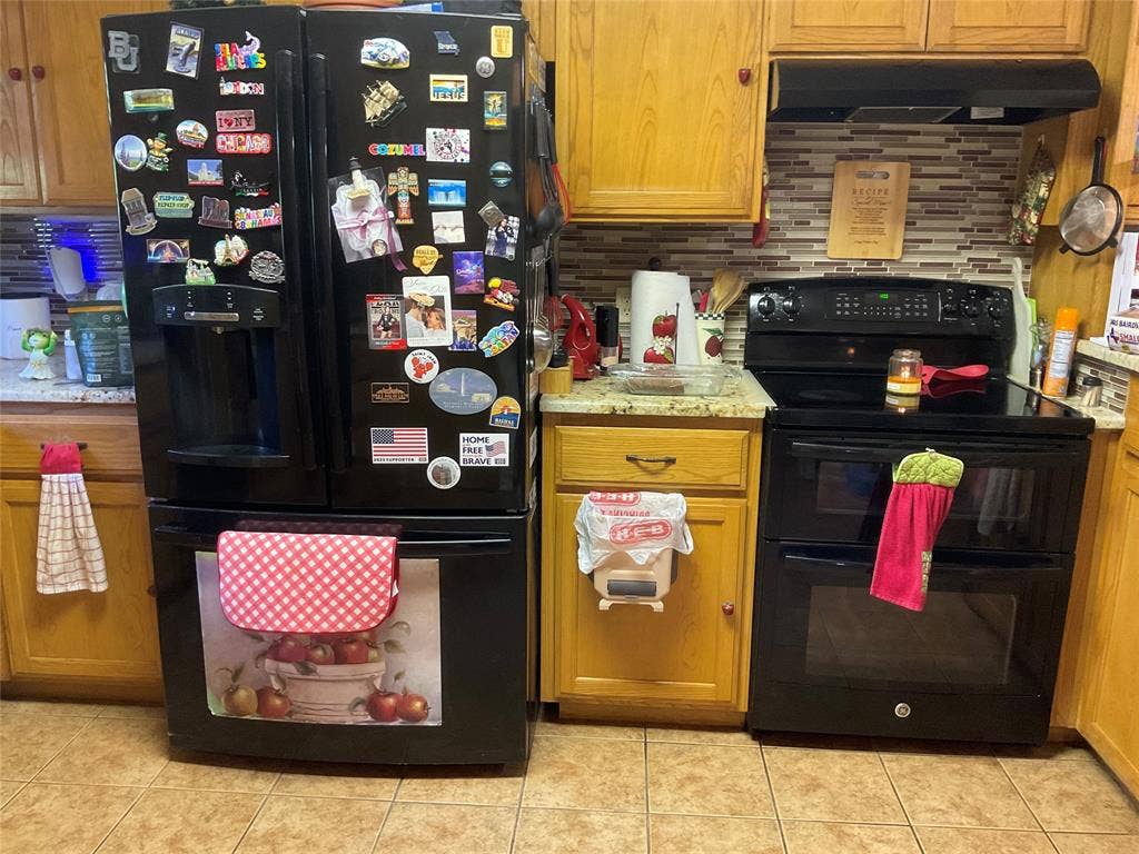 101 EdgeForest Drive, Elm Mott, TX 76640 101 EdgeForest Drive, Elm Mott, TX 76640