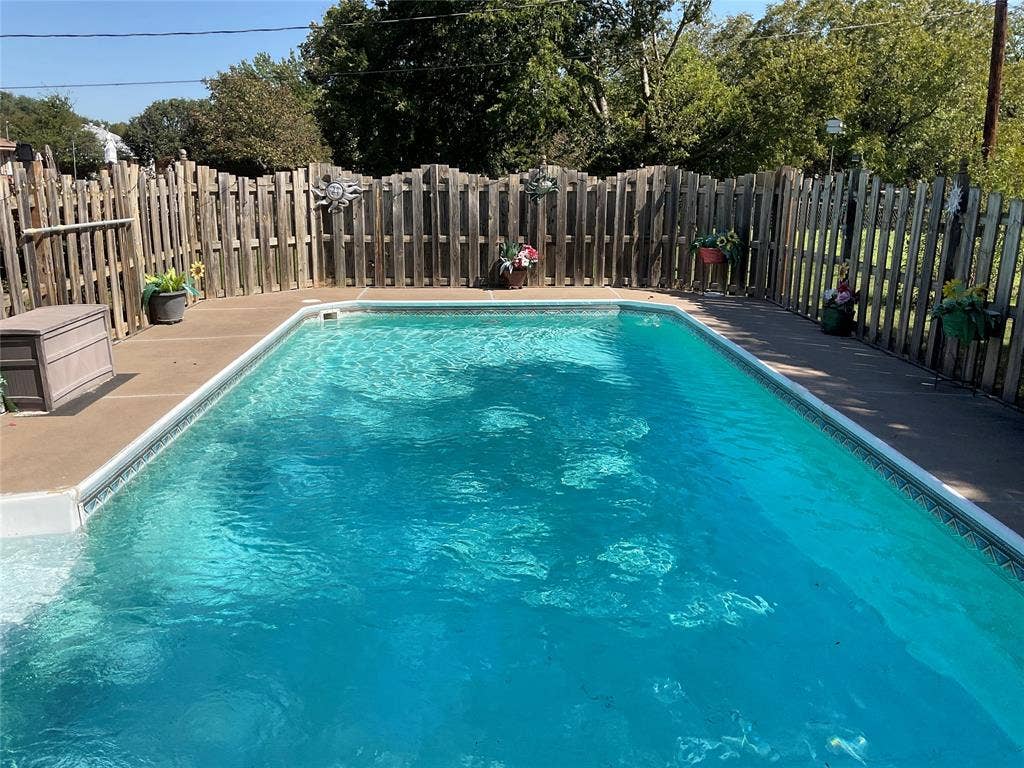 101 EdgeForest Drive, Elm Mott, TX 76640 101 EdgeForest Drive, Elm Mott, TX 76640