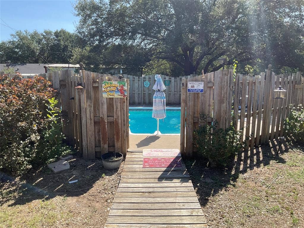 101 EdgeForest Drive, Elm Mott, TX 76640 101 EdgeForest Drive, Elm Mott, TX 76640