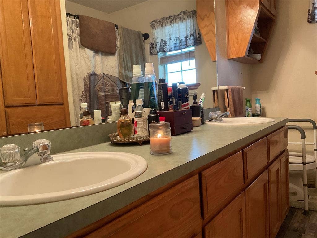 101 EdgeForest Drive, Elm Mott, TX 76640 101 EdgeForest Drive, Elm Mott, TX 76640
