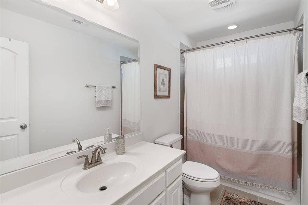 4824 Cedar Creek Drive, McKinney, TX 75070 Downstairs Bathroom