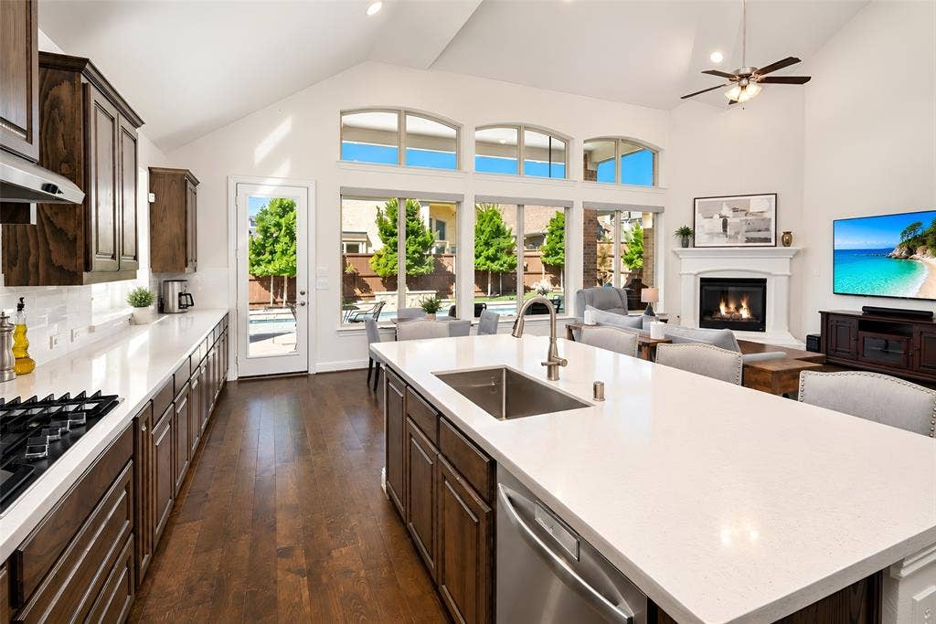 4824 Cedar Creek Drive, McKinney, TX 75070 Kitchen