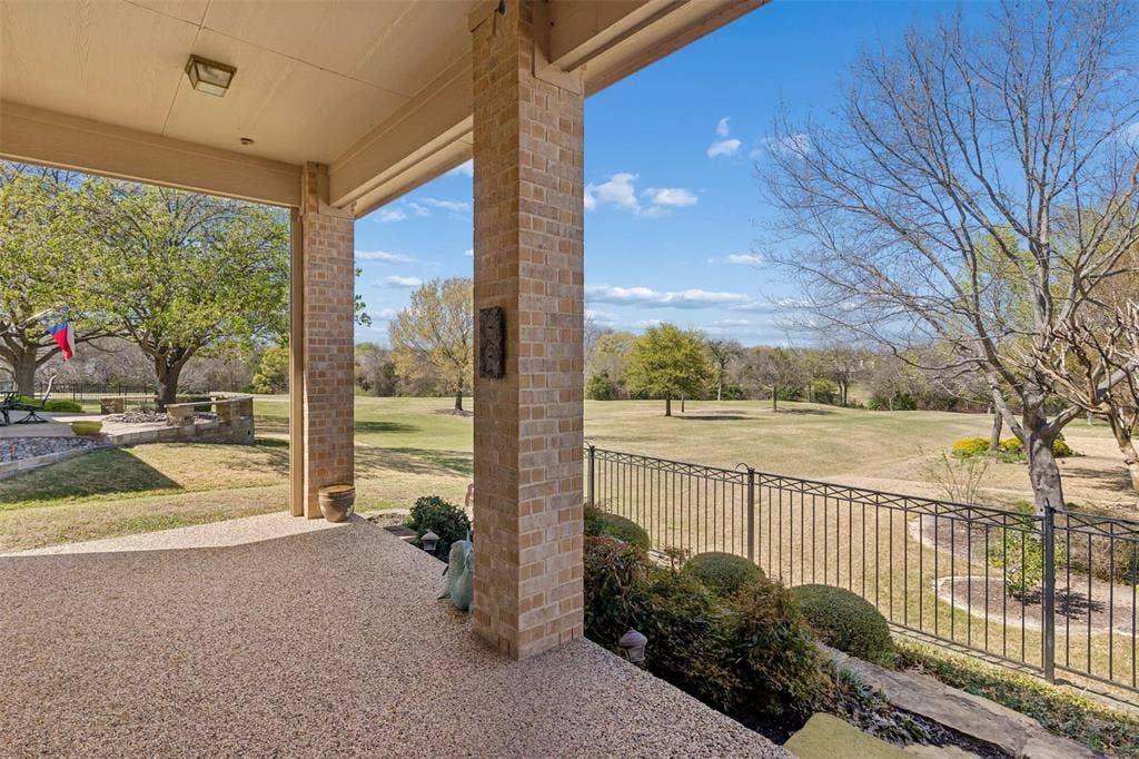 379 Southern Hills Drive, Fairview, TX 75069