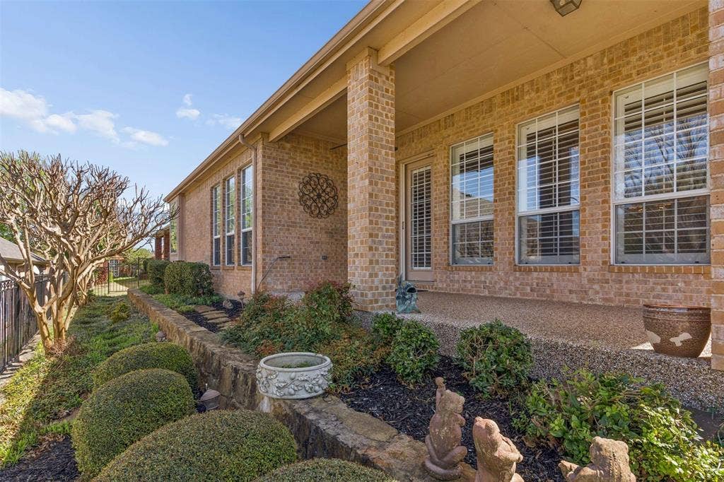 379 Southern Hills Drive, Fairview, TX 75069