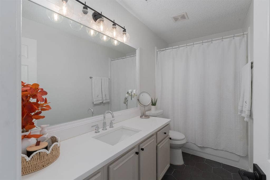2827 Saint Martin Drive, Lancaster, TX 75146 2827 Saint Martin Drive, Lancaster, TX 75146