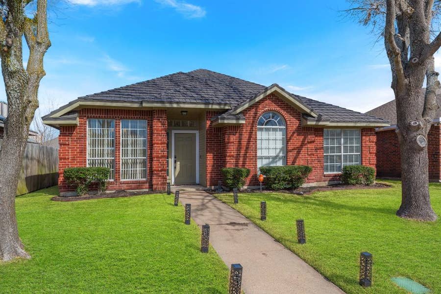 Property photo for 2827 Saint Martin Drive, Lancaster, TX