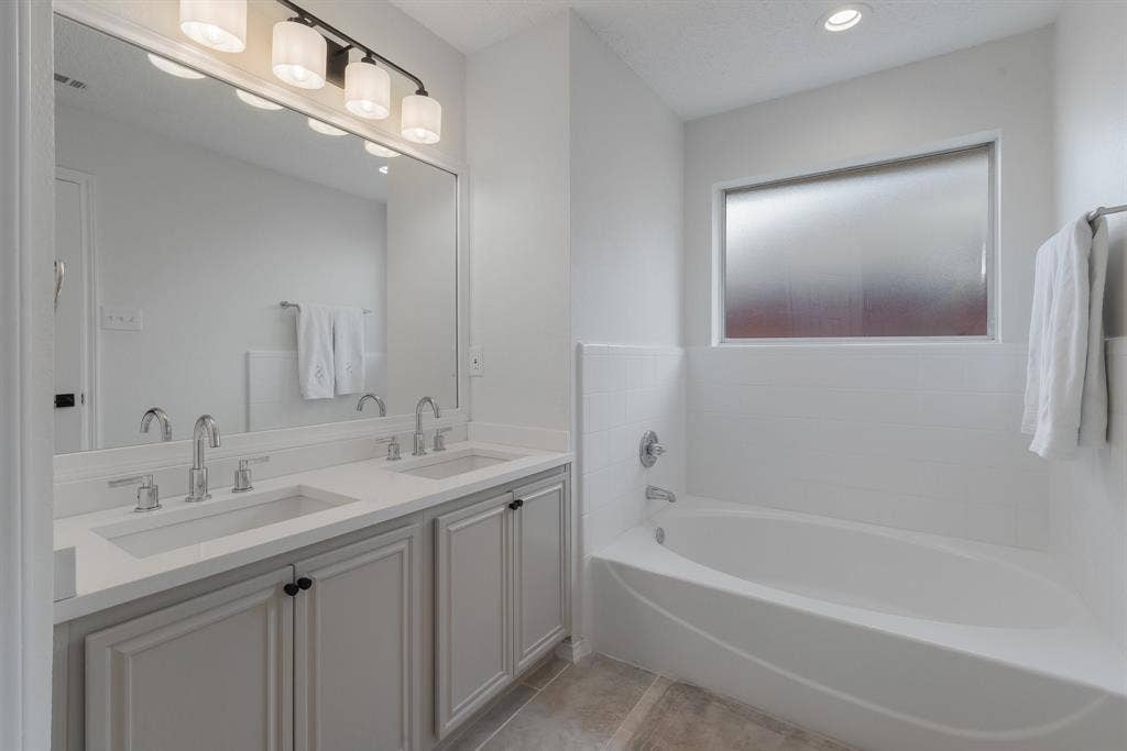 2827 Saint Martin Drive, Lancaster, TX 75146 2827 Saint Martin Drive, Lancaster, TX 75146