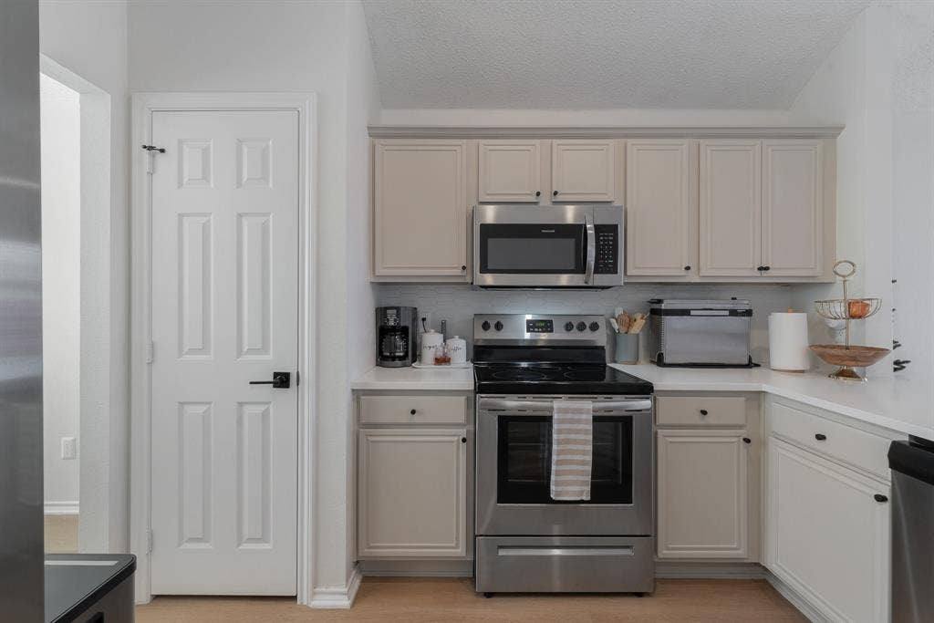 2827 Saint Martin Drive, Lancaster, TX 75146 2827 Saint Martin Drive, Lancaster, TX 75146