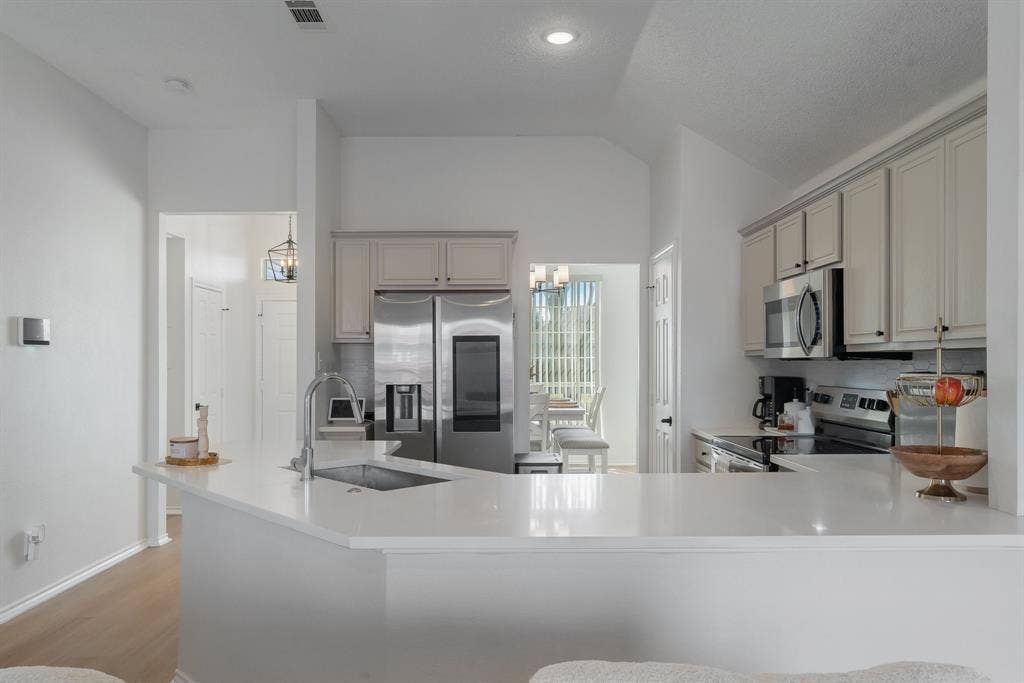 2827 Saint Martin Drive, Lancaster, TX 75146 2827 Saint Martin Drive, Lancaster, TX 75146