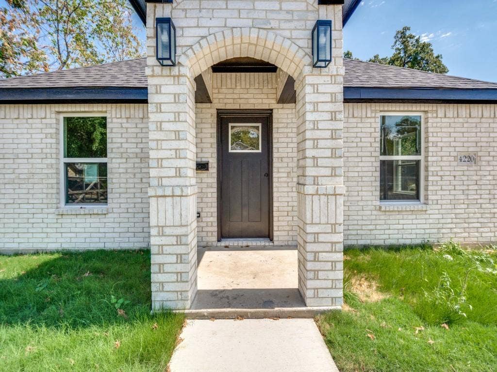 4220 Hamilton Avenue, Dallas, TX 75210