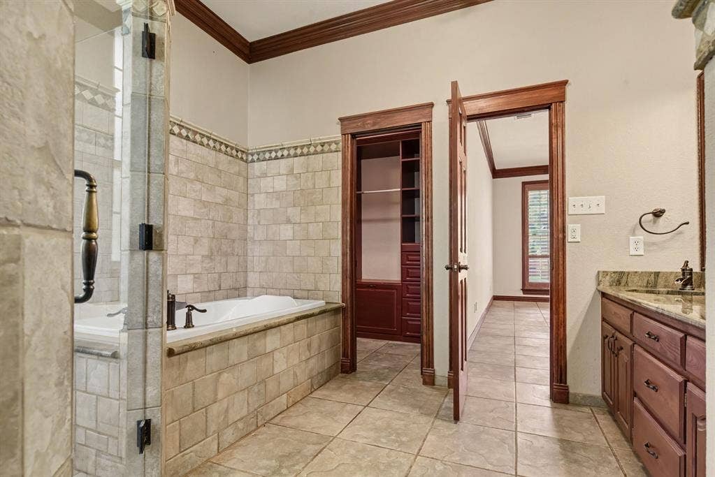 8304 Karen Lane, Terrell, TX 75160