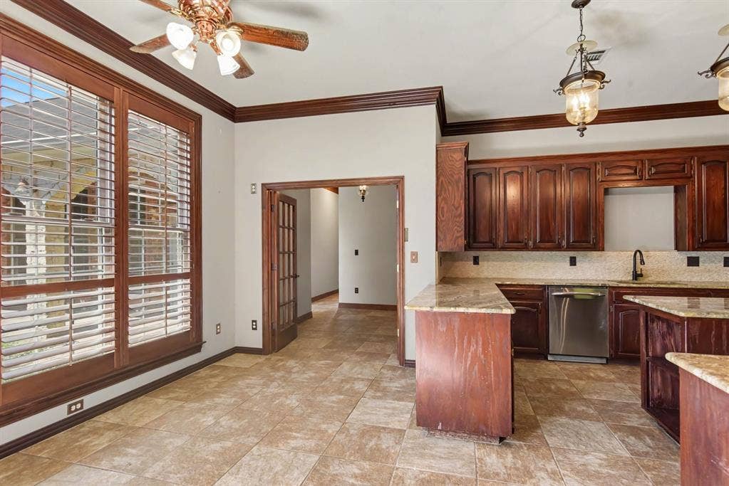 8304 Karen Lane, Terrell, TX 75160