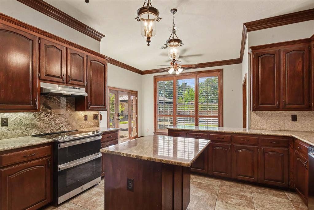 8304 Karen Lane, Terrell, TX 75160