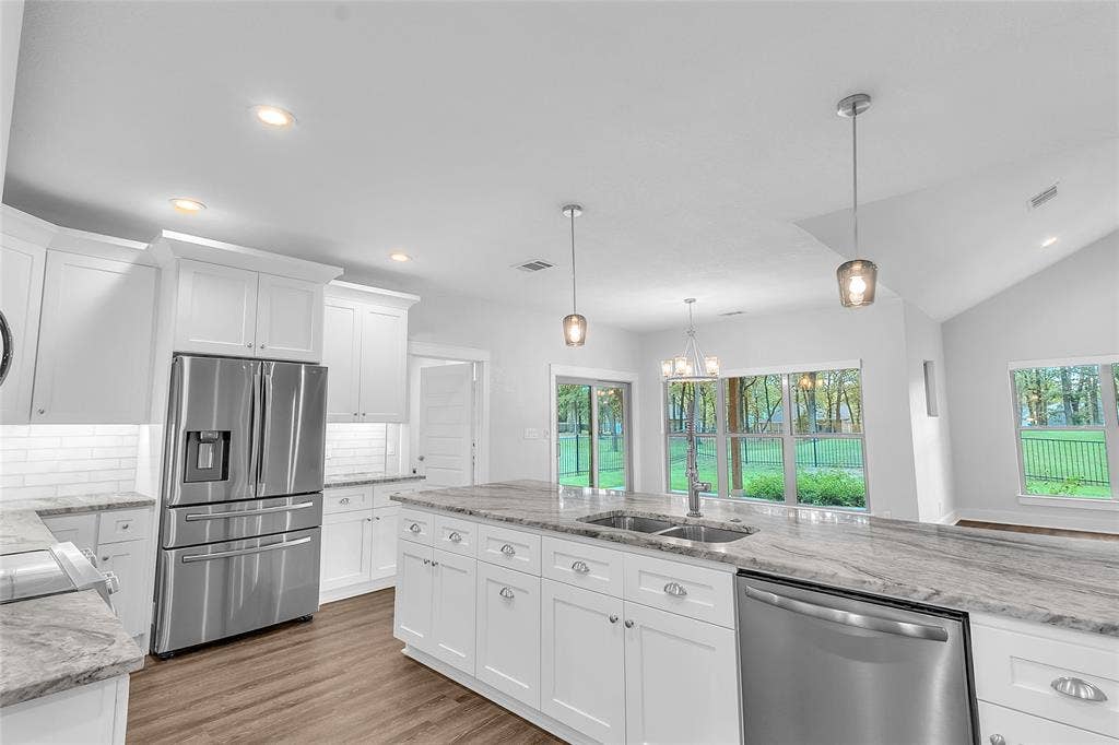 239 Colonial Drive, Mabank, TX 75156 Spacious Kitchen with granite and adjoining walk-in pantry
