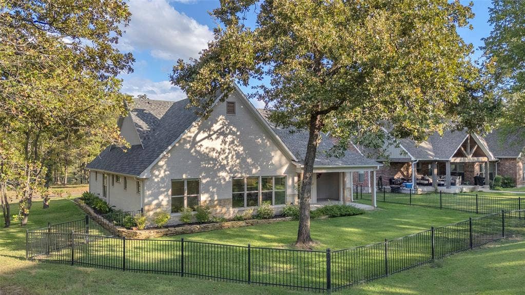 239 Colonial Drive, Mabank, TX 75156 239 Colonial Drive, Mabank, TX 75156