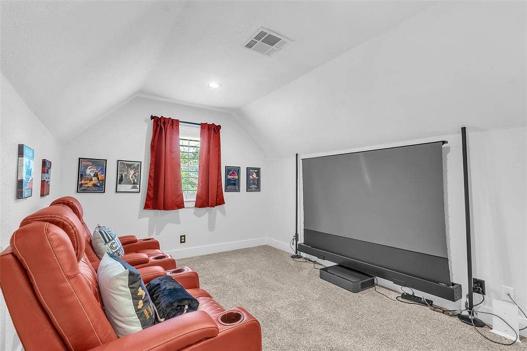 239 Colonial Drive, Mabank, TX 75156 All accessories in this bonus room are available.